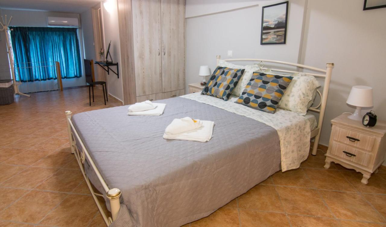 Loft Renovated Flat 5' From The Old Town Corfu Apartman Corfu  Kültér fotó